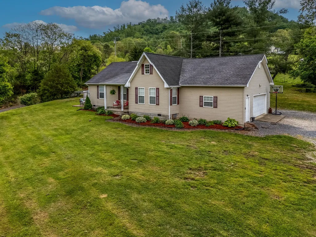 80 Farris Branch Road Wallingford KY 41093