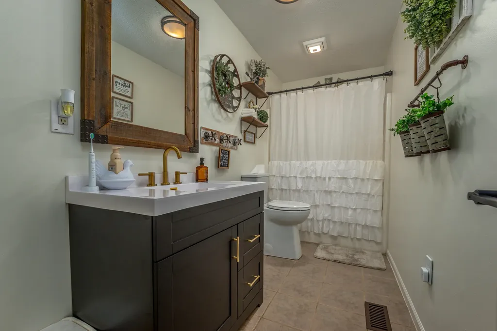 80 Farris Branch Road Wallingford KY 41093