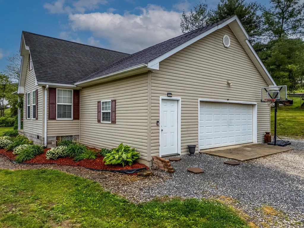 80 Farris Branch Road Wallingford KY 41093