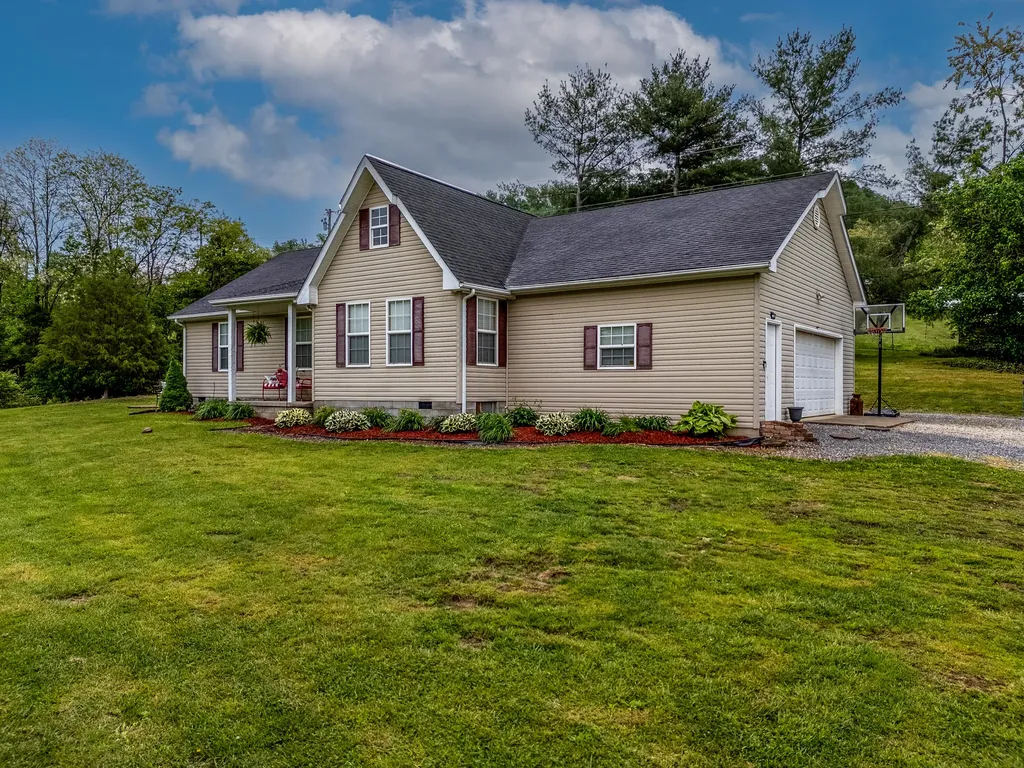 80 Farris Branch Road Wallingford KY 41093