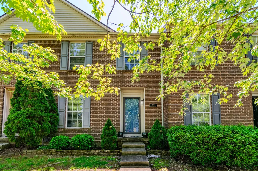 832 Vermillion Peak Pass Lexington KY 40515