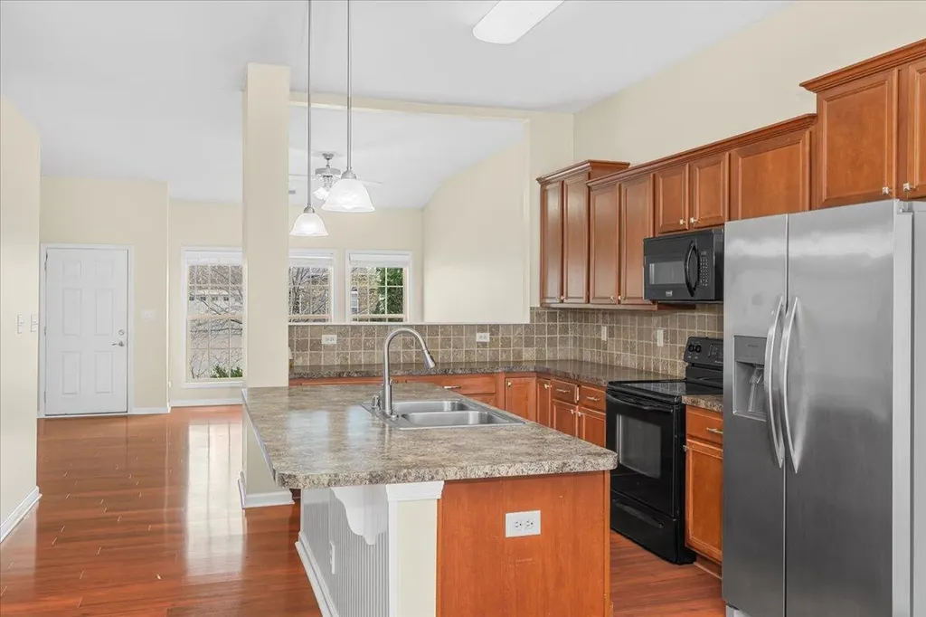 285 Gleneagles Way Versailles KY 40383
