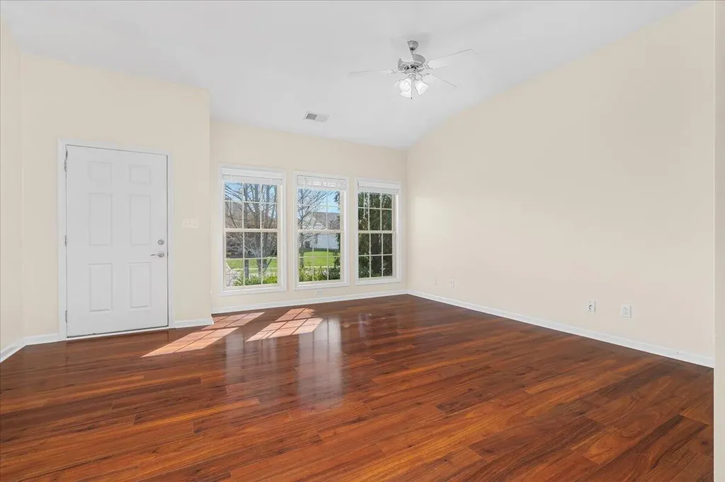285 Gleneagles Way Versailles KY 40383