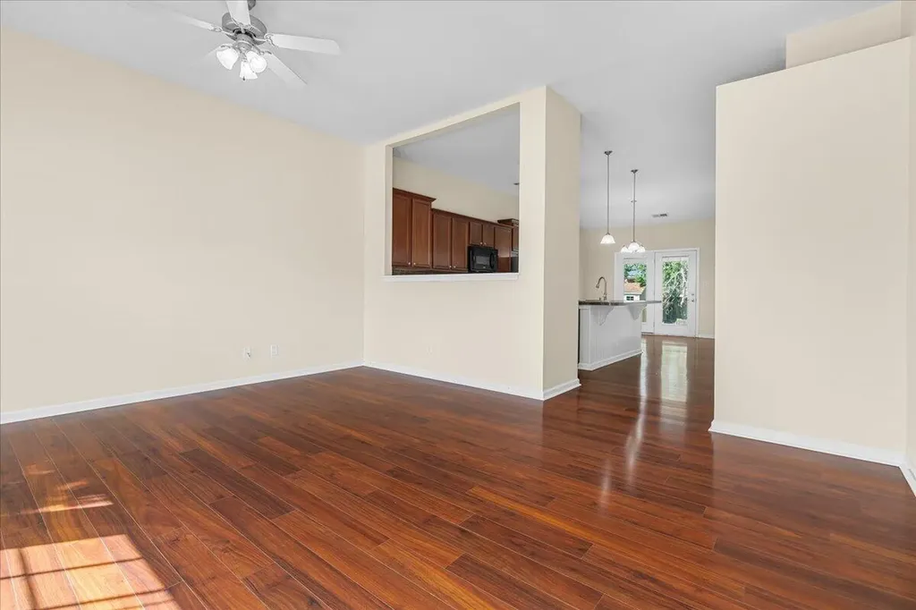 285 Gleneagles Way Versailles KY 40383