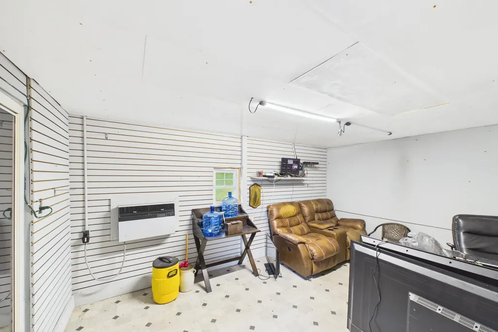 10007 Us-421 Mckee KY 40447