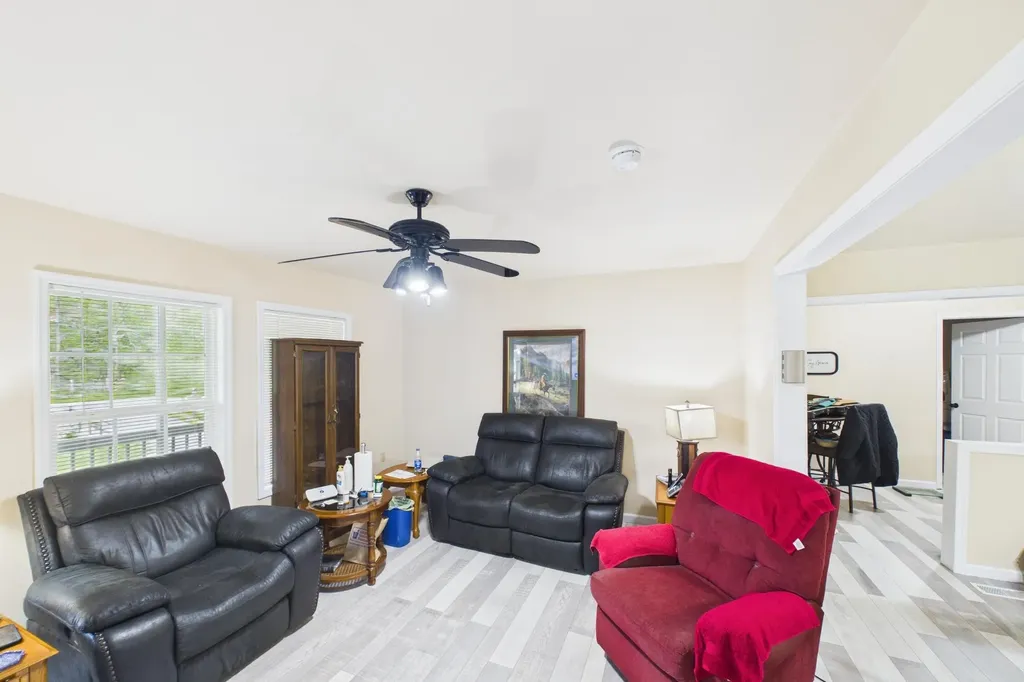 10007 Us-421 Mckee KY 40447