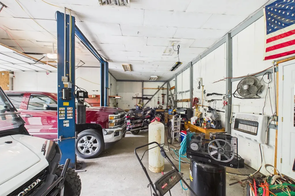 10007 Us-421 Mckee KY 40447