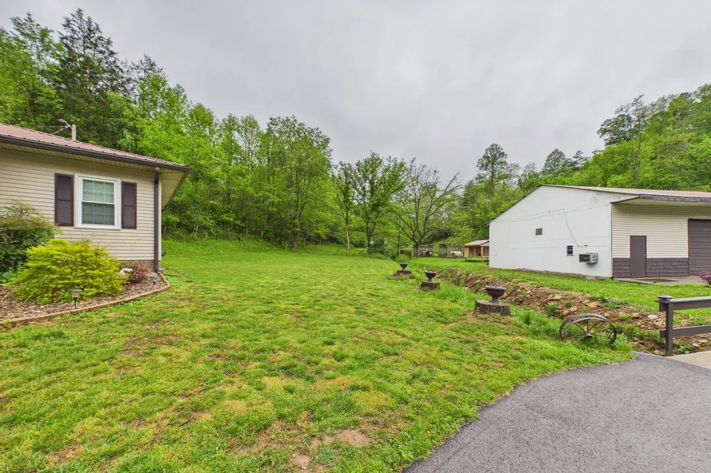 10007 Us-421 Mckee KY 40447