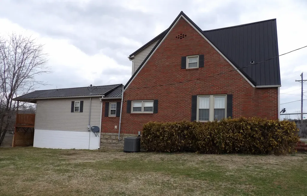 477 Main Street West Liberty KY 41472