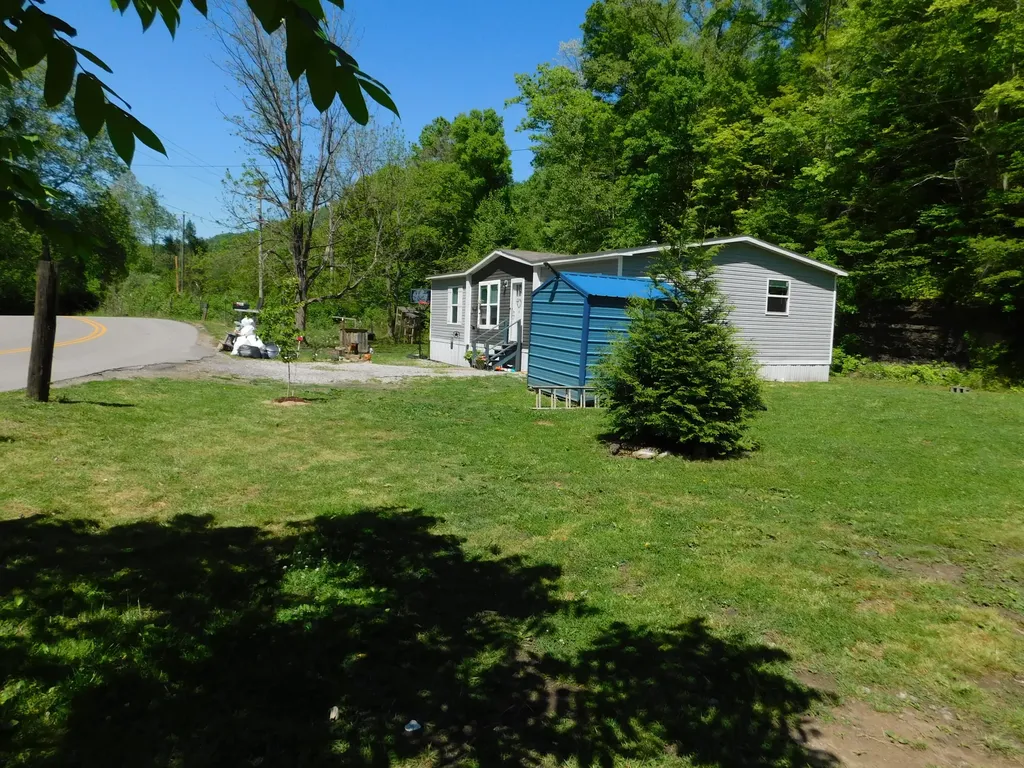 3587 Ky-219 Wallins KY 40873