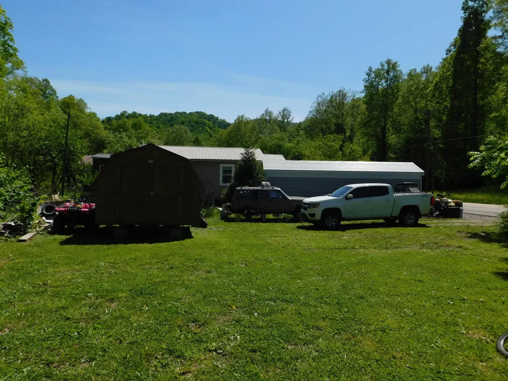 3587 Ky-219 Wallins KY 40873