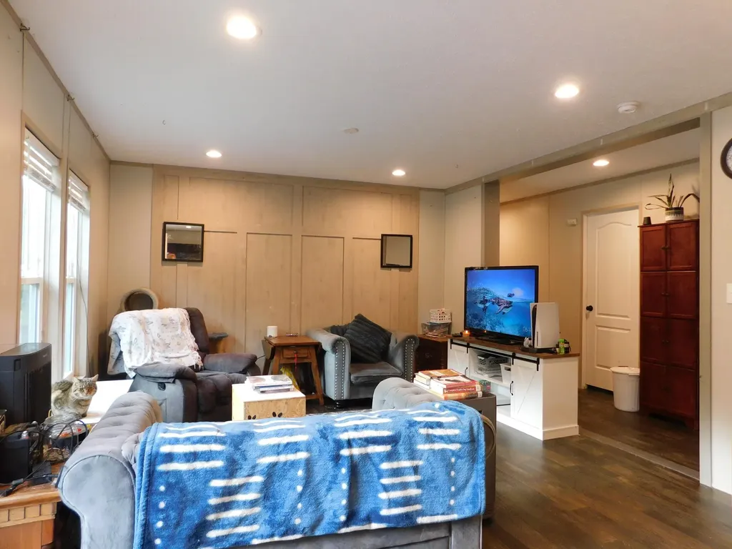 3587 Ky-219 Wallins KY 40873