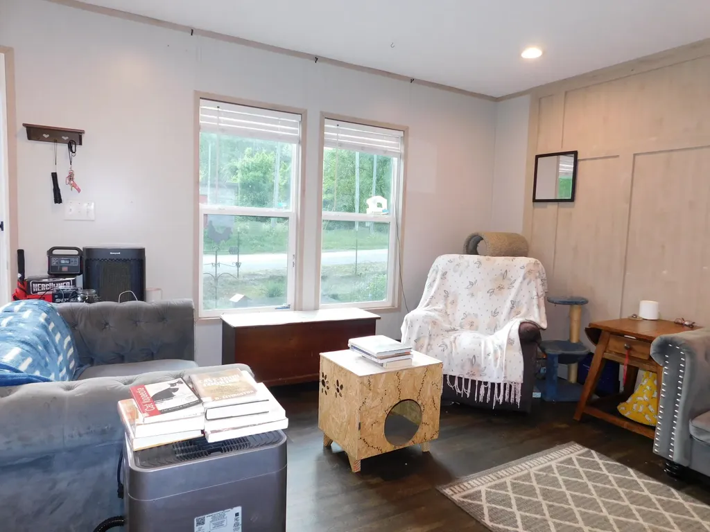 3587 Ky-219 Wallins KY 40873