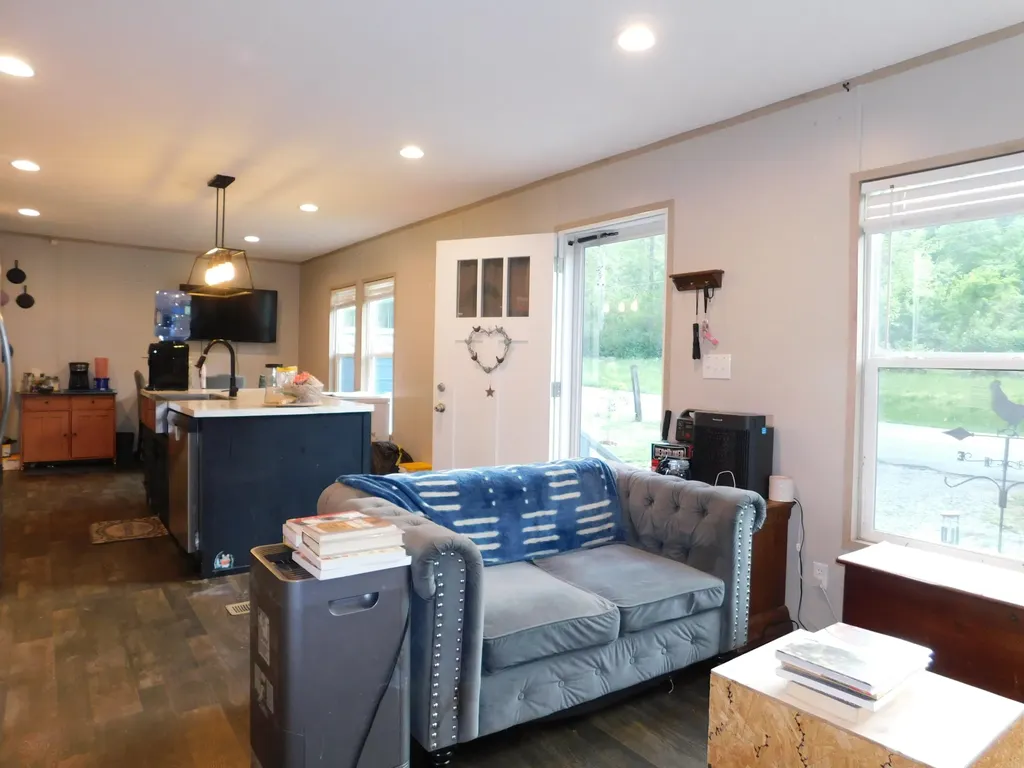 3587 Ky-219 Wallins KY 40873