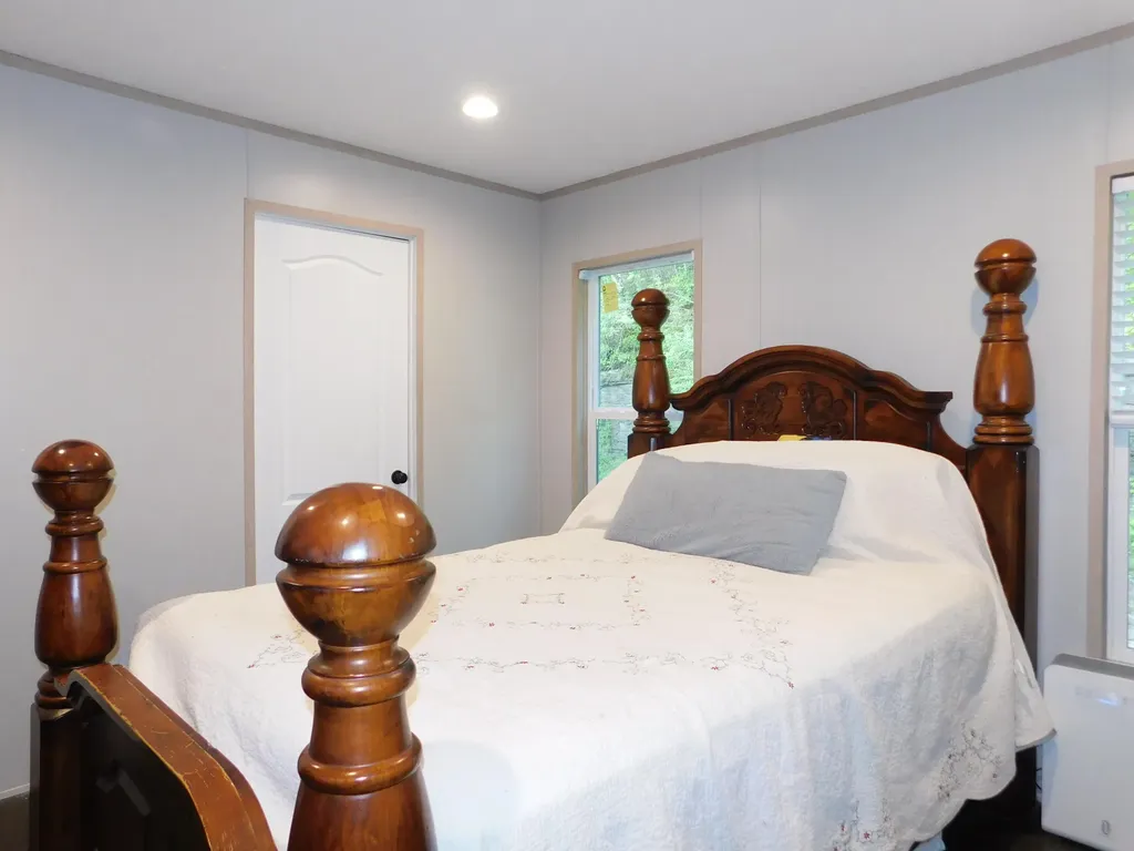 3587 Ky-219 Wallins KY 40873
