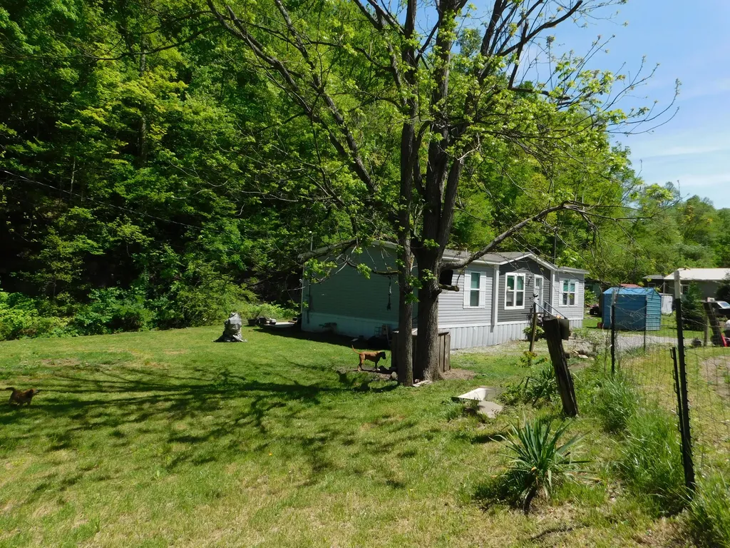 3587 Ky-219 Wallins KY 40873