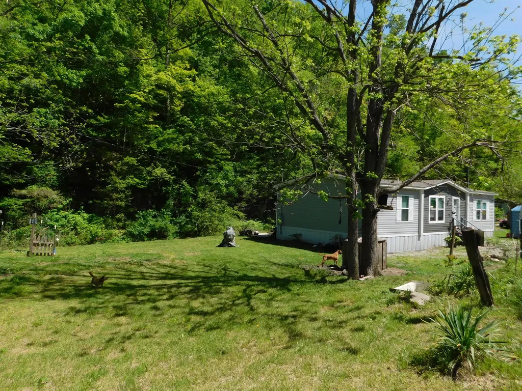 3587 Ky-219 Wallins KY 40873