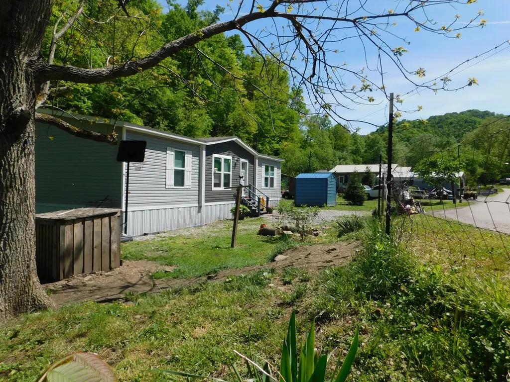 3587 Ky-219 Wallins KY 40873