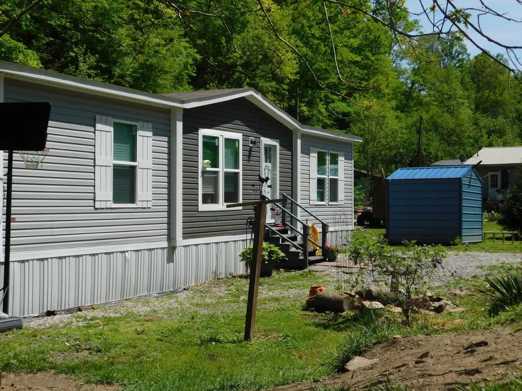 3587 Ky-219 Wallins KY 40873