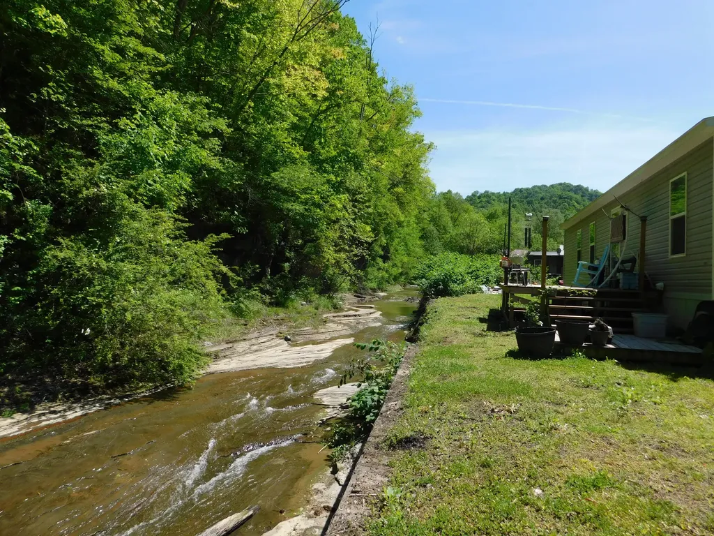 3587 Ky-219 Wallins KY 40873