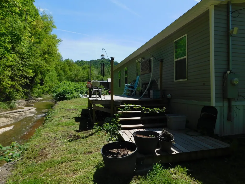 3587 Ky-219 Wallins KY 40873