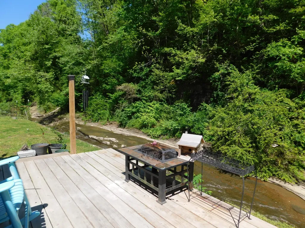 3587 Ky-219 Wallins KY 40873