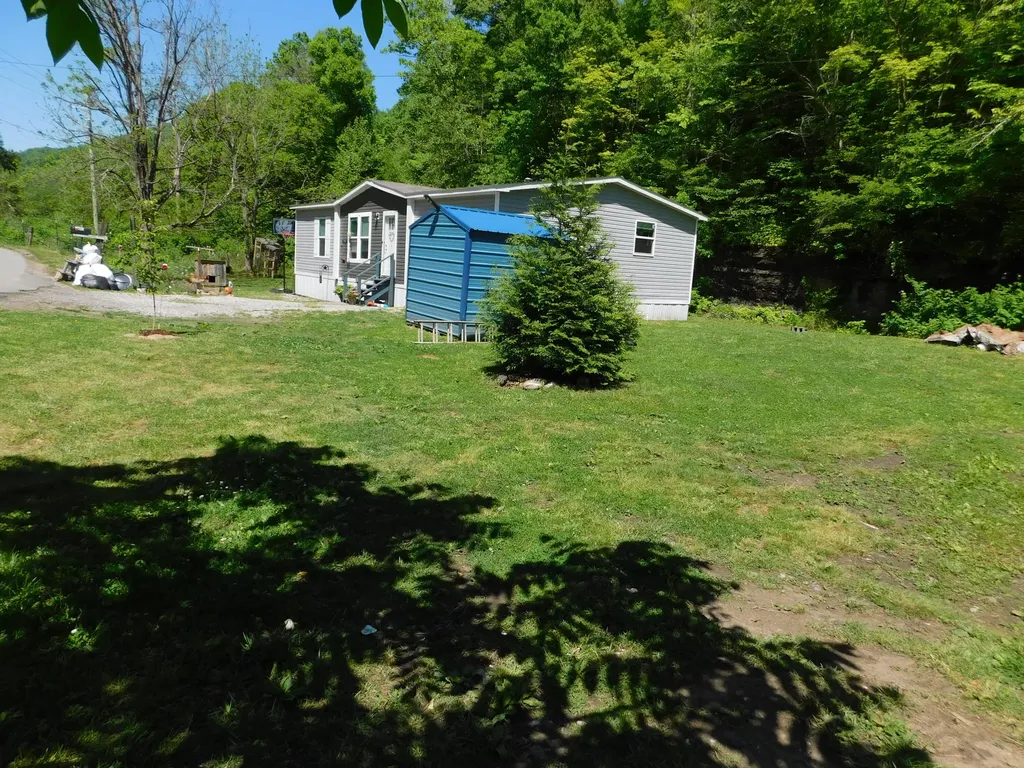 3587 Ky-219 Wallins KY 40873