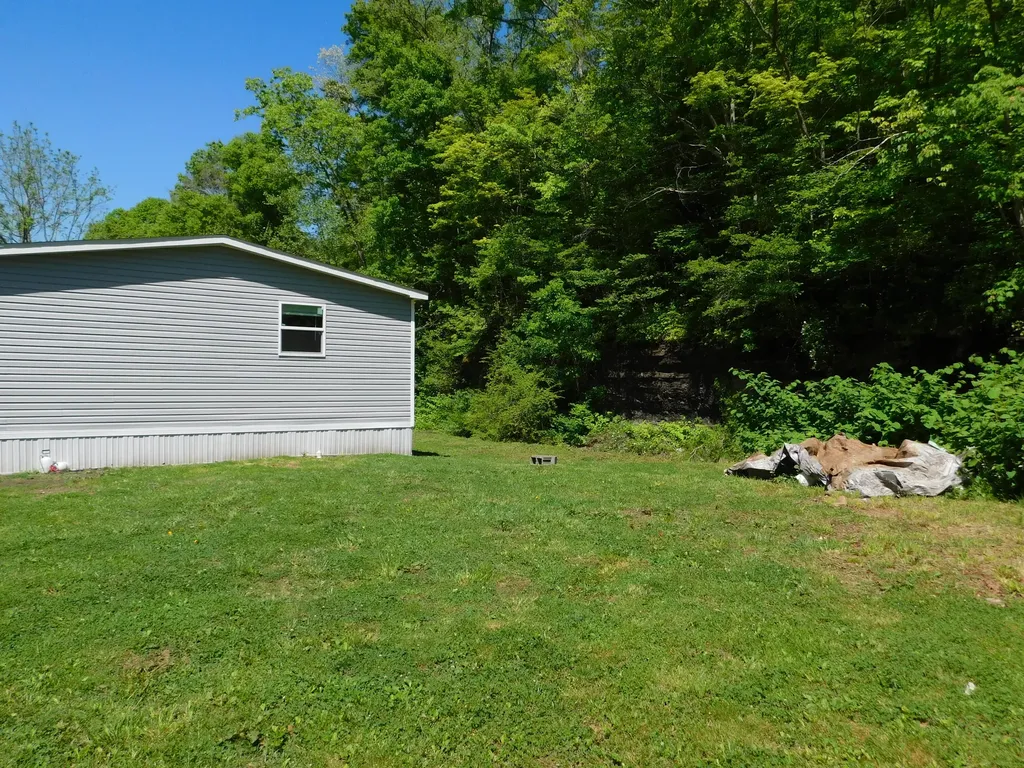 3587 Ky-219 Wallins KY 40873
