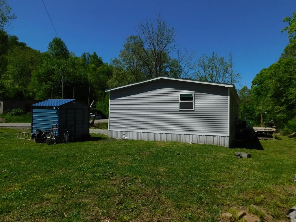 3587 Ky-219 Wallins KY 40873