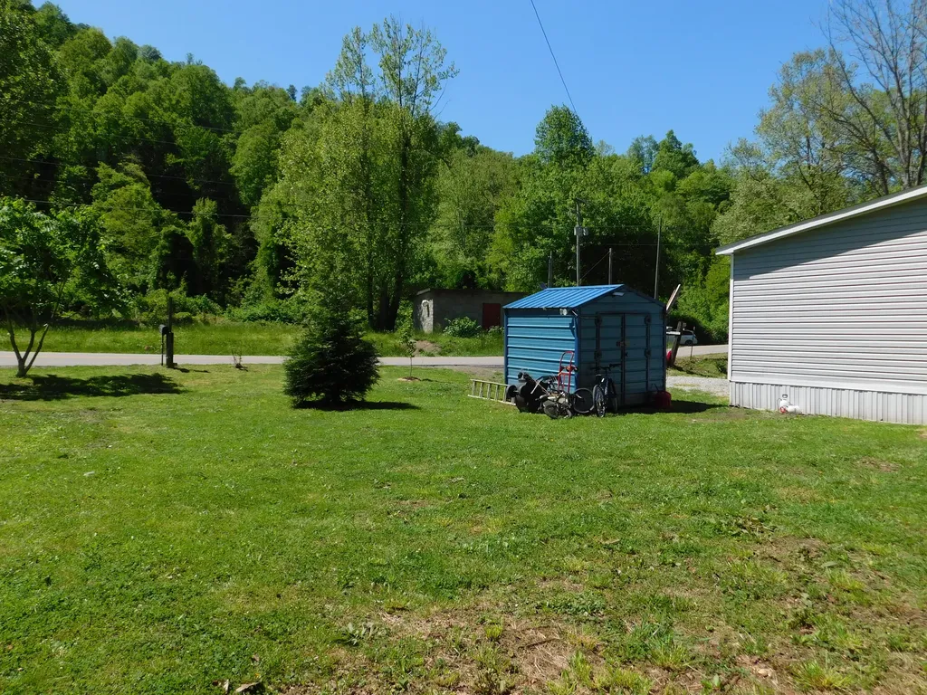 3587 Ky-219 Wallins KY 40873