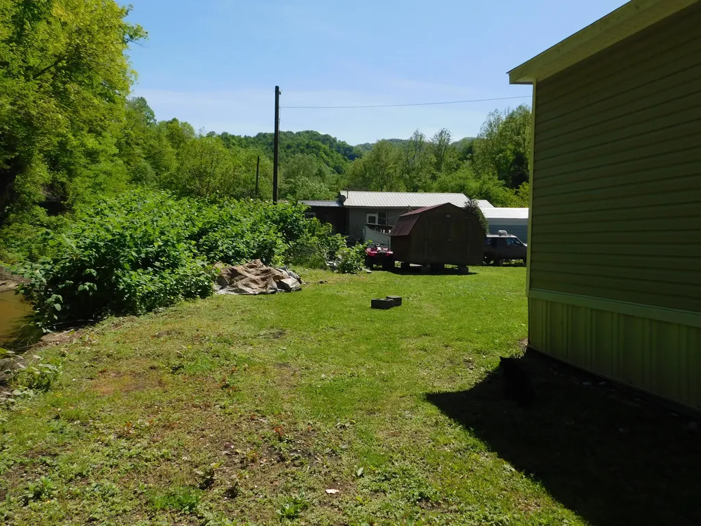 3587 Ky-219 Wallins KY 40873