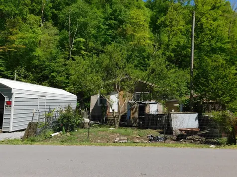 3587 KY-219 Wallins KY 40873