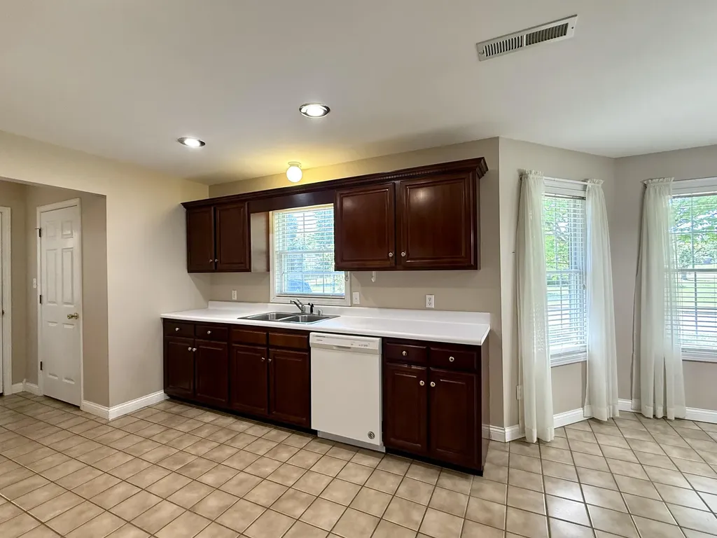 205 Chestnut Oak Drive Somerset KY 42503