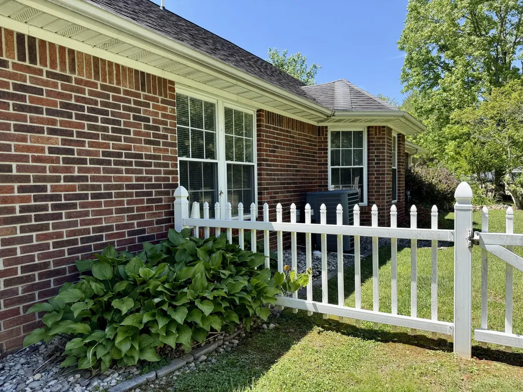 205 Chestnut Oak Drive Somerset KY 42503