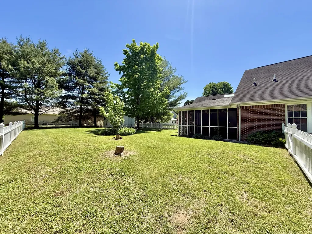 205 Chestnut Oak Drive Somerset KY 42503