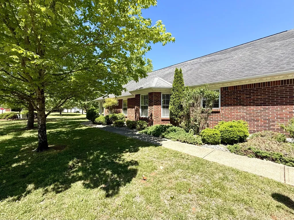 205 Chestnut Oak Drive Somerset KY 42503