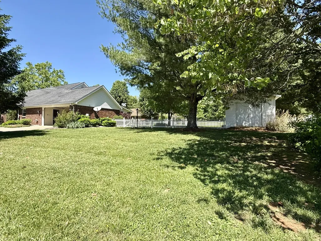 205 Chestnut Oak Drive Somerset KY 42503
