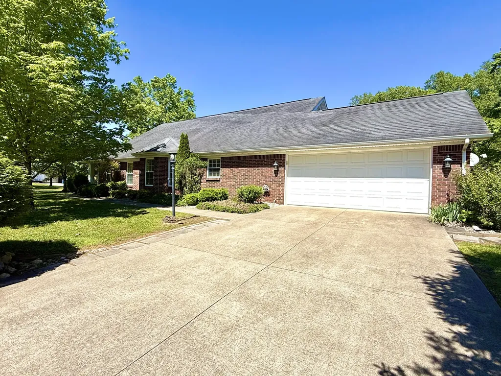 205 Chestnut Oak Drive Somerset KY 42503