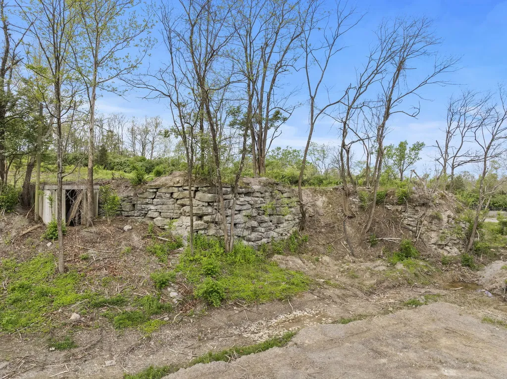 1514 Russell Cave Road Paris KY 40361