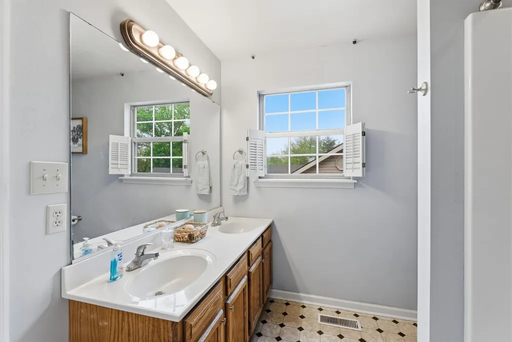 156 Barren River Boulevard Georgetown KY 40324