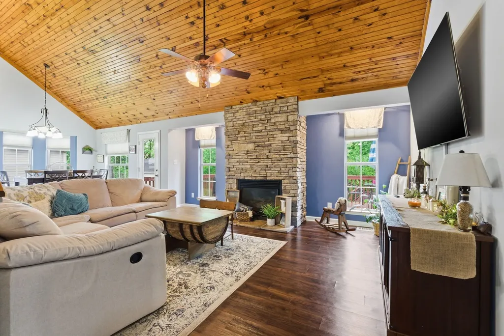 156 Barren River Boulevard Georgetown KY 40324