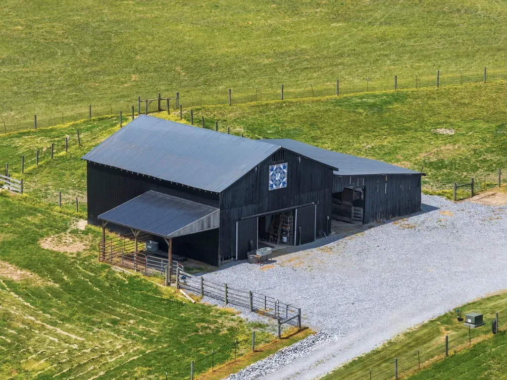 1782 Harris Creek Road Stanford KY 40484