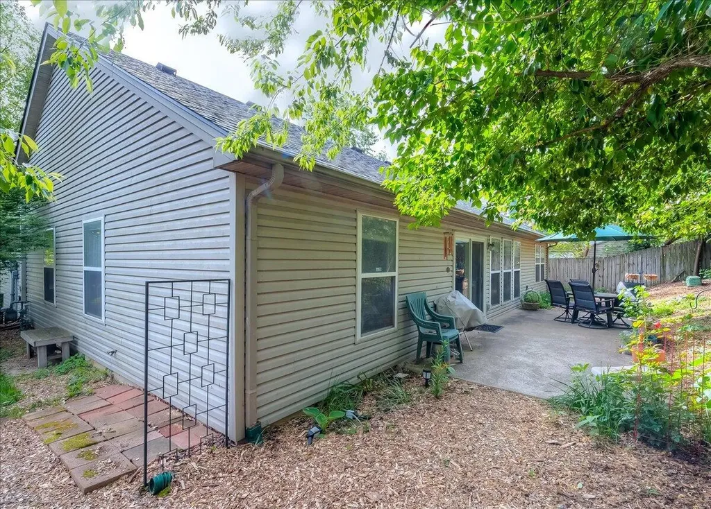 880 Burkewood Drive Lexington KY 40509
