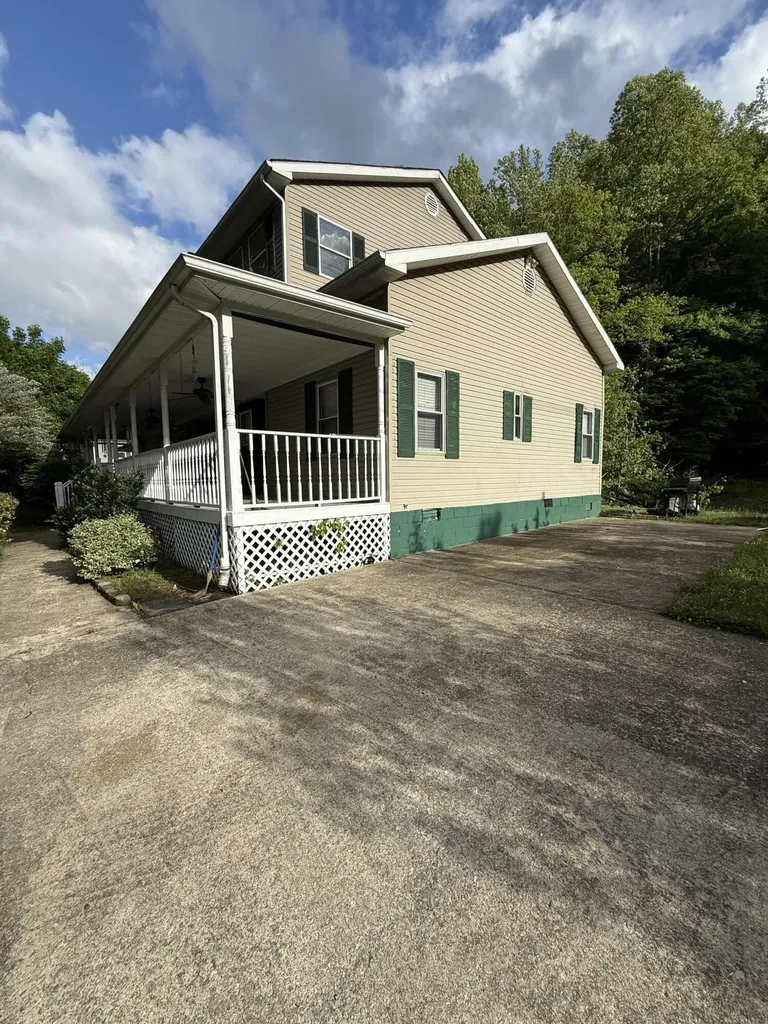 395 High Rock Road Hazard KY 41701