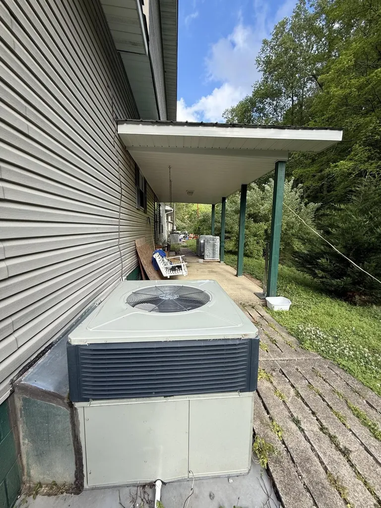 395 High Rock Road Hazard KY 41701