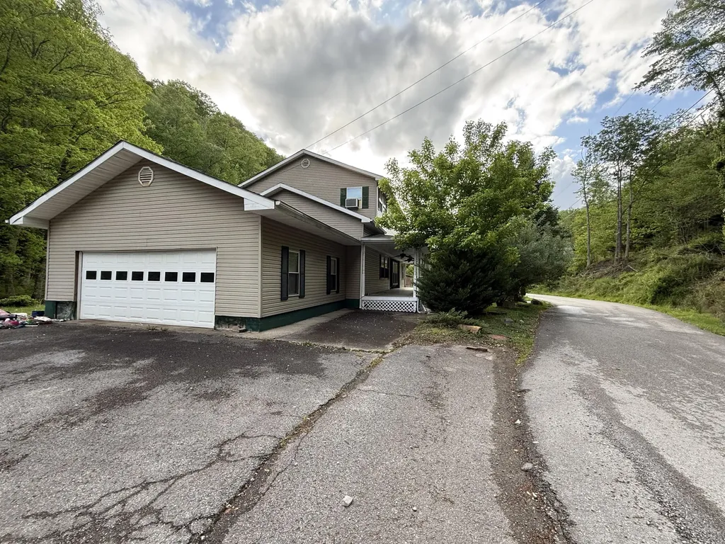395 High Rock Road Hazard KY 41701