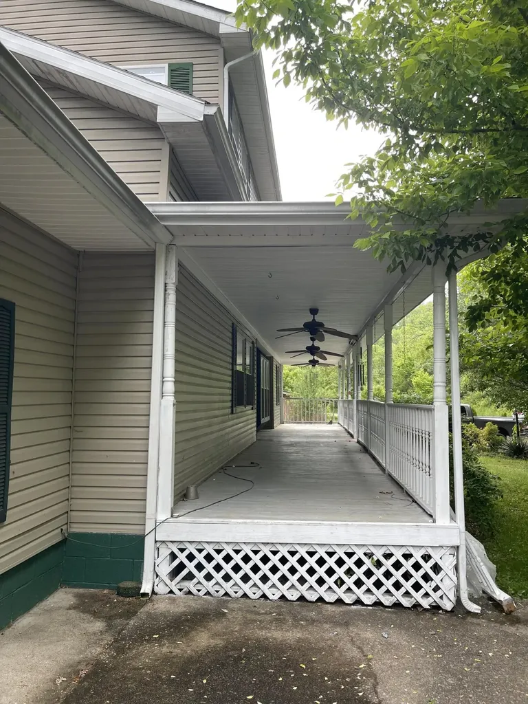 395 High Rock Road Hazard KY 41701