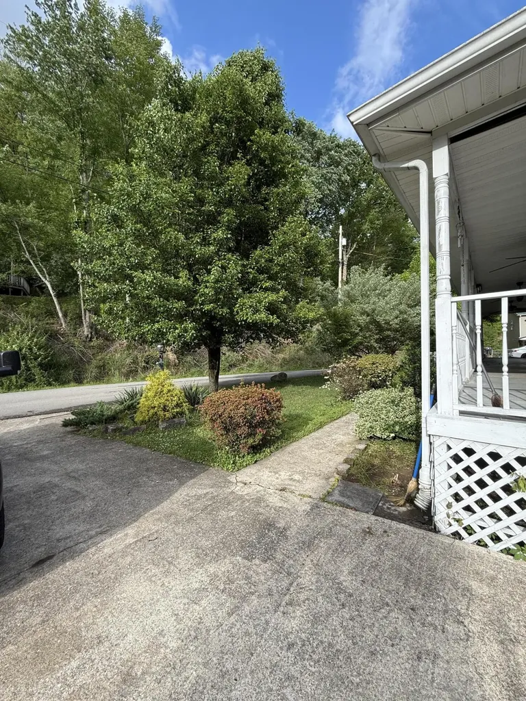 395 High Rock Road Hazard KY 41701