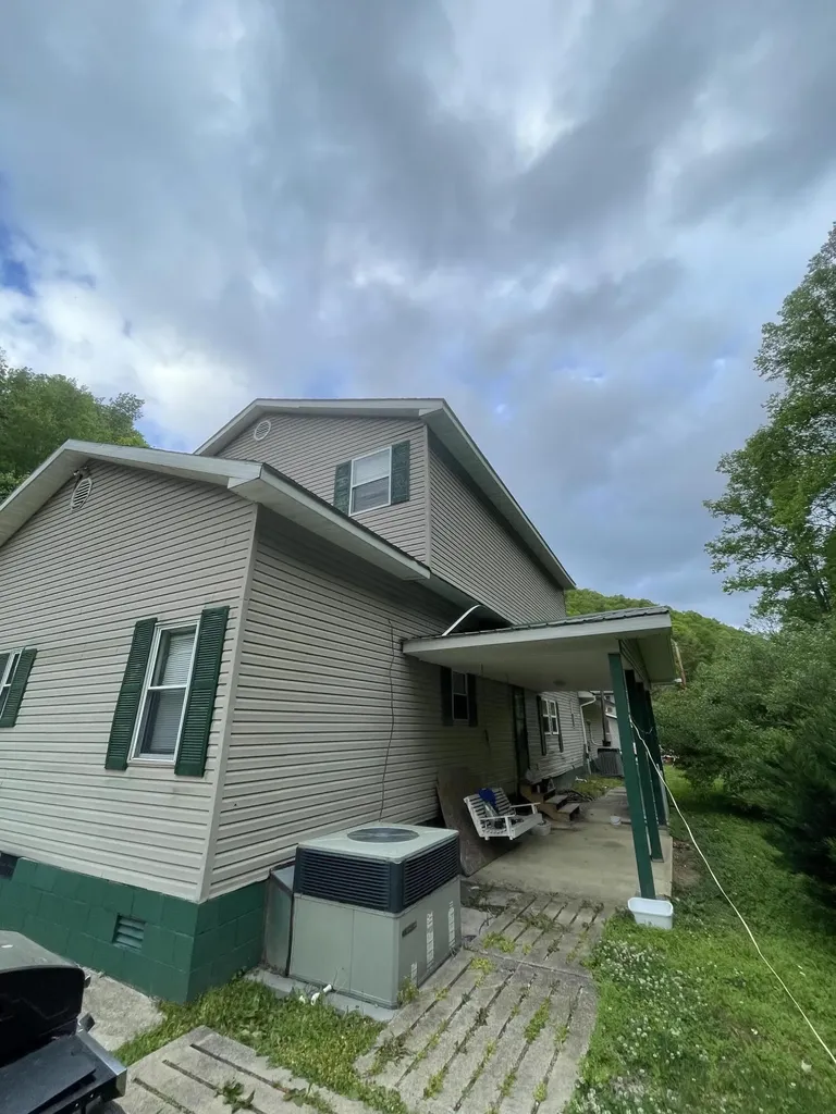 395 High Rock Road Hazard KY 41701