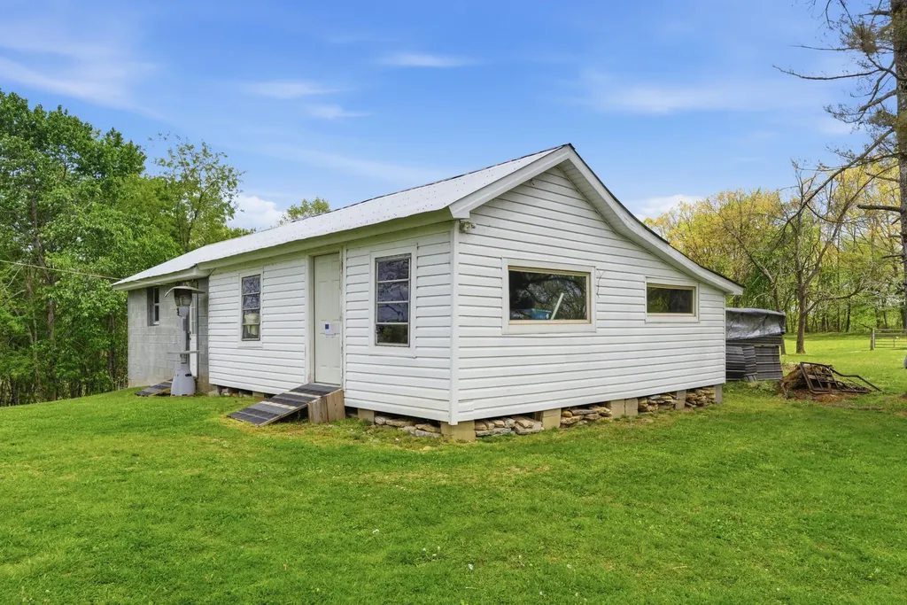 595 Ky-2002 Mckee KY 40447